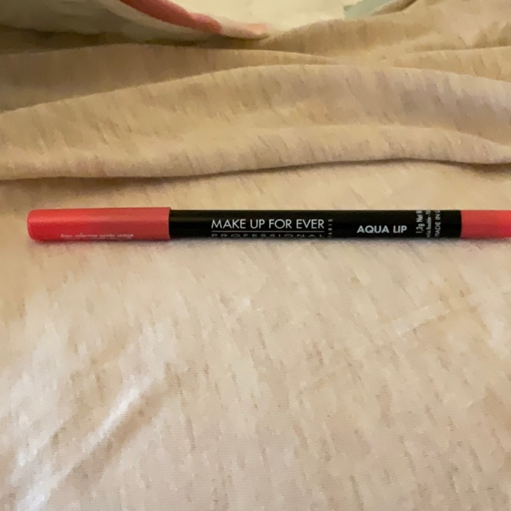 MAKEUP FOR EVER LIP LINER
